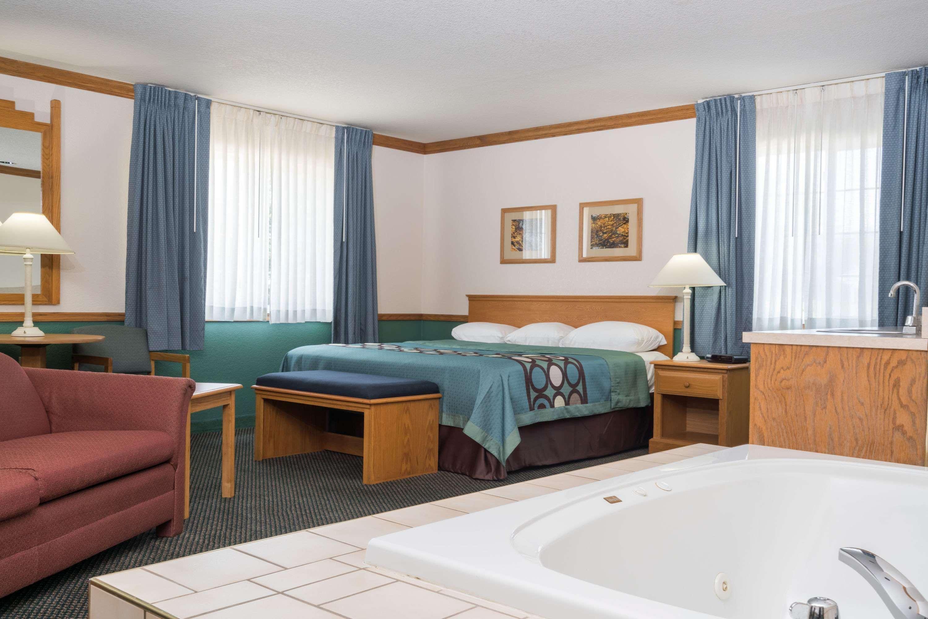 Hotel Super 8 By Wyndham Sheldon Zewnętrze zdjęcie