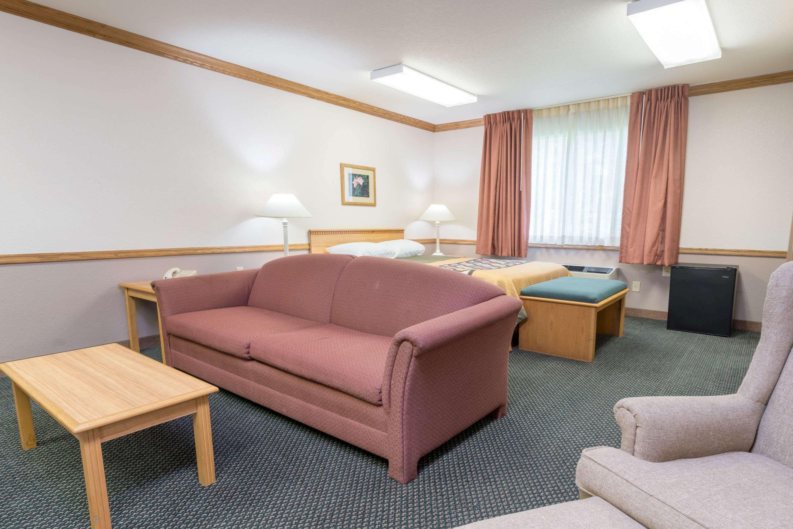 Hotel Super 8 By Wyndham Sheldon Zewnętrze zdjęcie